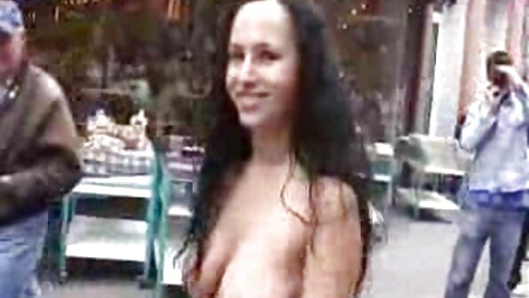 Một công tử video xxx nhat ban lớn xuyên qua một hottie được bao phủ bởi kem dưỡng da