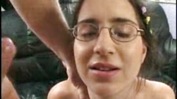 Cô giáo satiates tình dục thèm video clip sex nhật bản ăn những trẻ coed trong ca rô váy